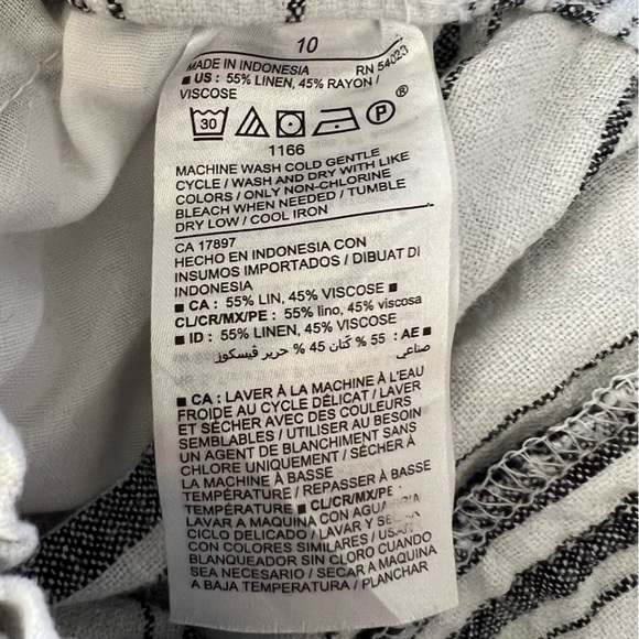 2/$15 Old Navy size 10 black and white stripe paper bag short linen blend - Picture 6 of 8